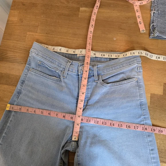 Levi's 318 Shaping Wide Leg Women's Jean In Tall Glass Of Water - Light Wash 30 - Picture 11 of 13